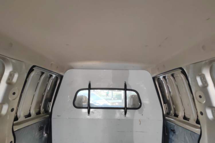Used Wuling Hongguang V 2019 1.5L Jingqu Edition Sealed-Window Vehicle China VI LAR Headliner