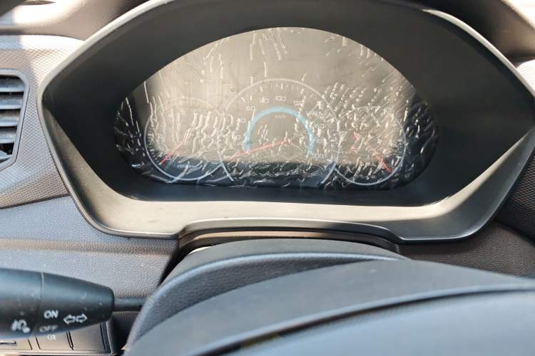 Used Wuling Hongguang V 2019 1.5L Standard Version China VI LAR Instrument Cluster