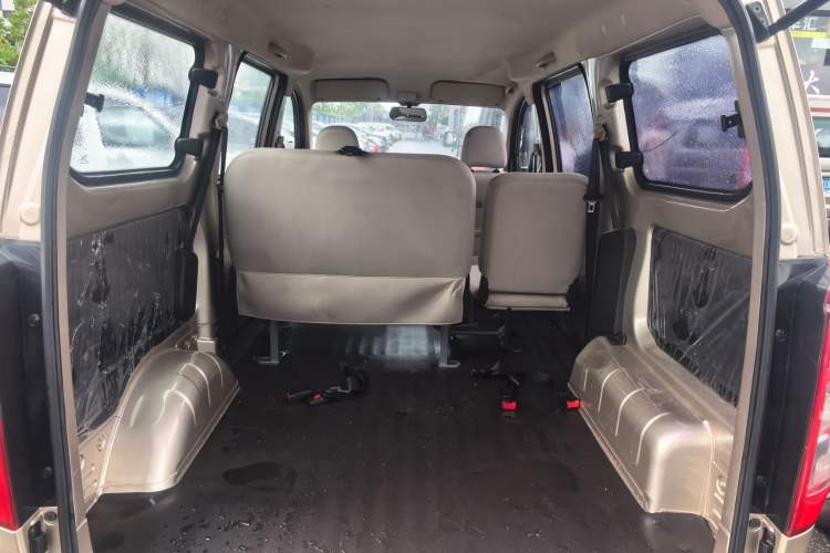 Used Wuling Hongguang V 2019 1.5L Jingqu Version China VI LAR Interior 7
