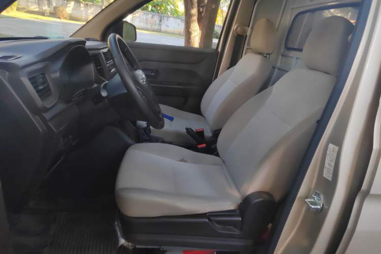 Used Wuling Hongguang V 2019 1.5L Jingqu Edition Sealed-Window Vehicle China VI LAR Left Front Seat