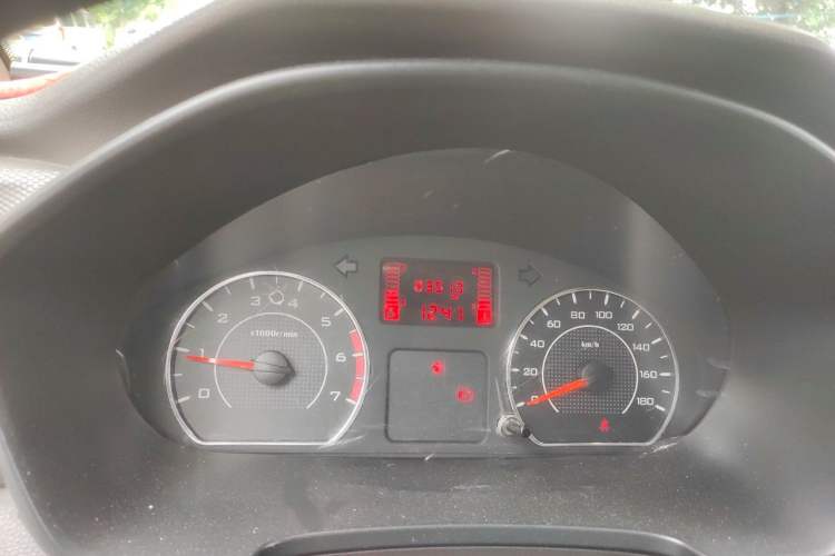 Used Wuling Hongguang V 2019 1.5L Jingqu Version China VI LAR Odometer Close Up