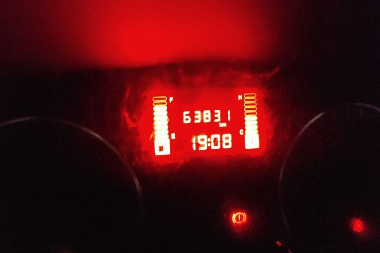Used Wuling Hongguang V 2019 1.5L Jingqu Version China VI LAR Odometer Close Up