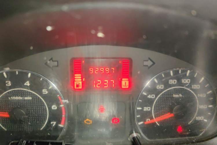 Used Wuling Hongguang V 2019 1.5L Jingqu Version China VI LAR Odometer Close Up