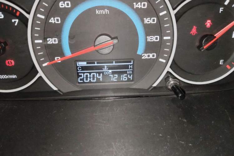 Used Wuling Hongguang V 2019 1.5L Enjoyment Version China VI LAR Odometer Close Up