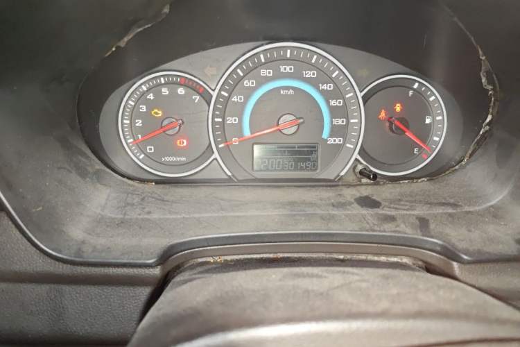 Used Wuling Hongguang V 2019 1.5L Enjoyment Version China VI LAR Odometer Close Up