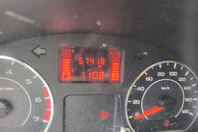 Used Wuling Hongguang V 2019 1.5L Jingqu Version China VI LAR Odometer Close Up