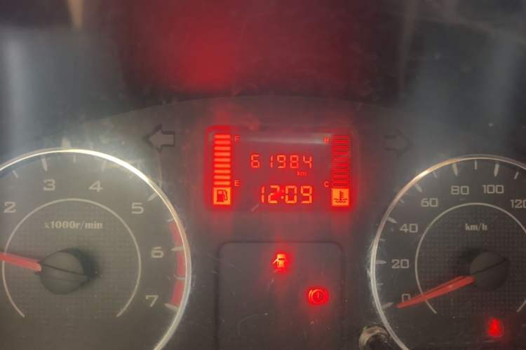 Used Wuling Hongguang V 2019 1.5L Jingqu Version China VI LAR Odometer Close Up