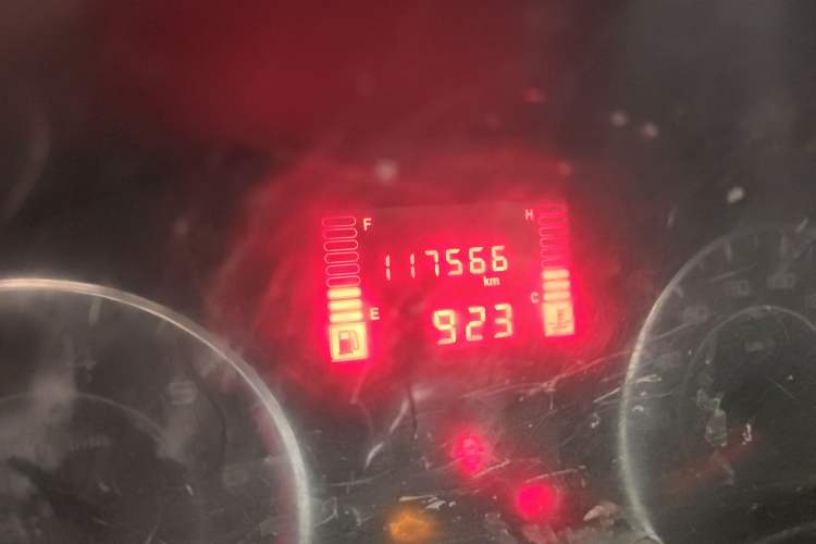 Used Wuling Hongguang V 2019 1.5L Jingqu Version China VI LAR Odometer Close Up