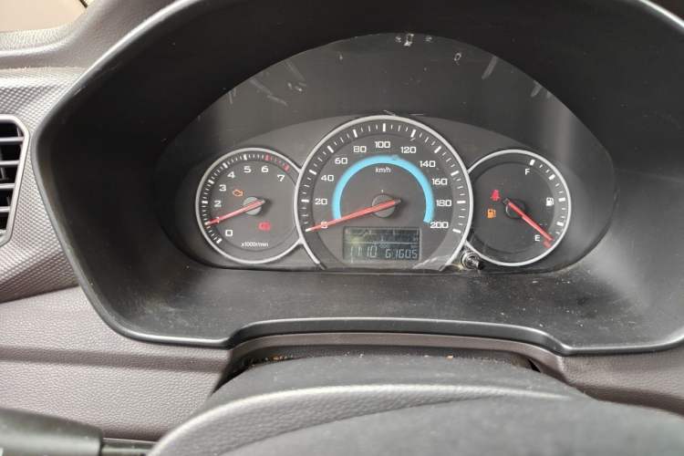 Used Wuling Hongguang V 2019 1.5L Enjoyment Version China VI LAR Odometer Close Up