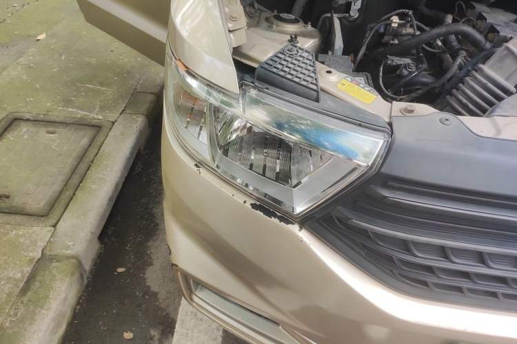 Used Wuling Hongguang V 2019 1.5L Jingqu Version China VI LAR Right Front Headlight