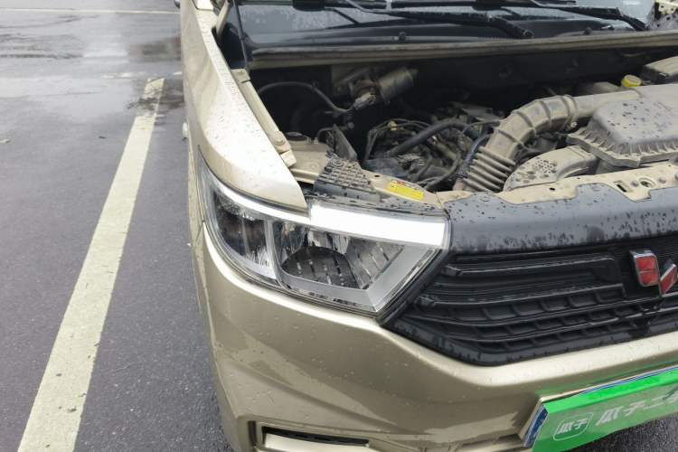Used Wuling Hongguang V  Right Front Headlight