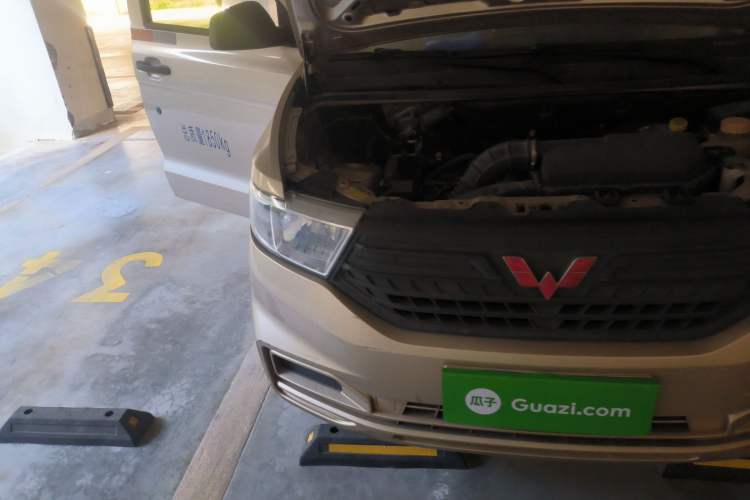 Used Wuling Hongguang V 2019 1.5L Base Window-Sealed Vehicle China VI LAR Right Front Headlight