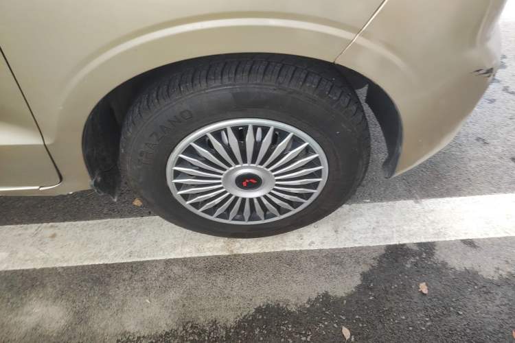 Used Wuling Hongguang V 2019 1.5L Jingqu Version China VI LAR Right Front Wheel Hub