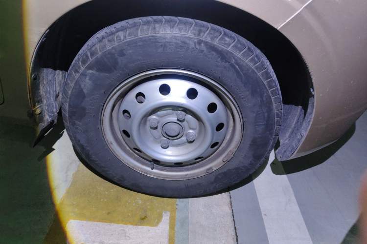 Used Wuling Hongguang V 2019 1.5L Jingqu Version China VI LAR Right Front Wheel Hub