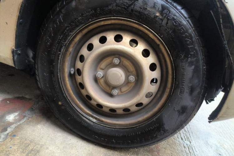 Used Wuling Hongguang V 2019 1.5L Base Version China VI LAR Right Front Wheel Hub