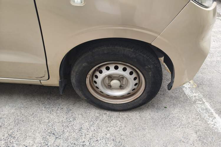 Used Wuling Hongguang V 2019 1.5L Jingqu Version China VI LAR Right Front Wheel Hub