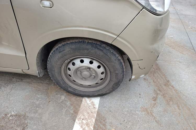 Used Wuling Hongguang V 2019 1.5L Jingqu Version China VI LAR Right Front Wheel Hub