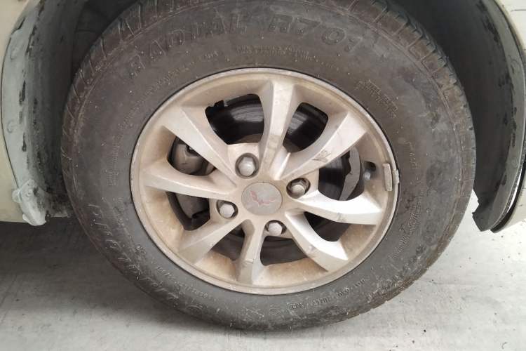 Used Wuling Hongguang V 2019 1.5L Standard Version China VI LAR Right Front Wheel Hub