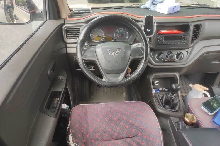 Used Wuling Hongguang V 2019 1.5L Jingqu Version China VI LAR Steering Wheel