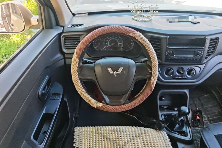 Used Wuling Hongguang V 2019 1.5L Enjoyment Version China VI LAR Steering Wheel