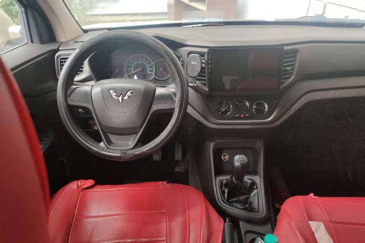 Used Wuling Hongguang V 2019 1.5L Standard Version L2B Steering Wheel
