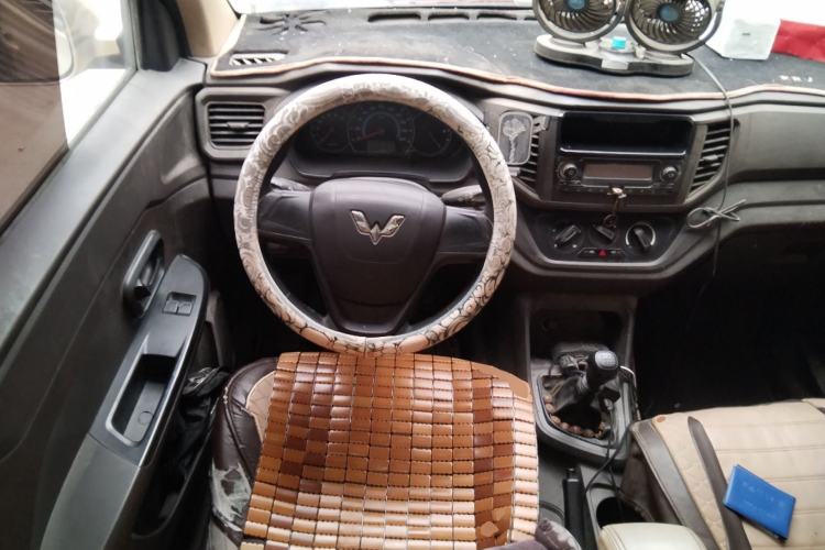 Used Wuling Hongguang V 2019 1.5L Standard Version China VI LAR Steering Wheel