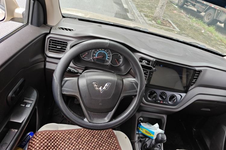 Used Wuling Hongguang V 2019 1.5L Enjoyment Version China VI LAR Steering Wheel