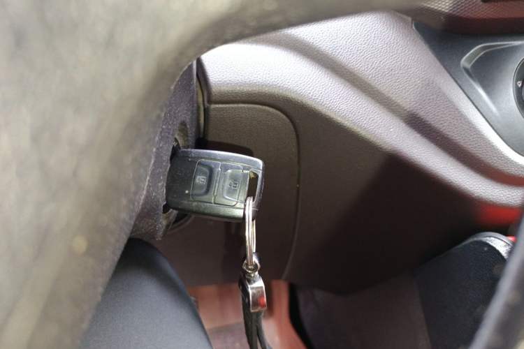 Used Wuling Hongguang V 2019 1.5L Enjoyment Version China VI LAR Vehicle Key