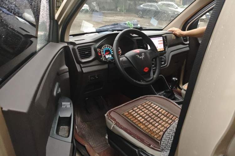 Used Wuling Hongguang V 2019 1.5L Enjoyment Version China VI LAR Driver Seat
