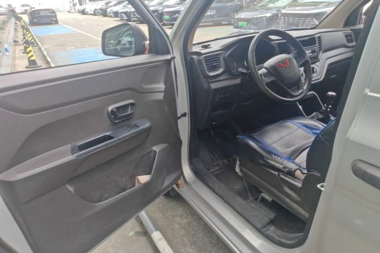 Used Wuling Hongguang V 2019 1.5L Jingqu Version China VI LAR Driver Seat