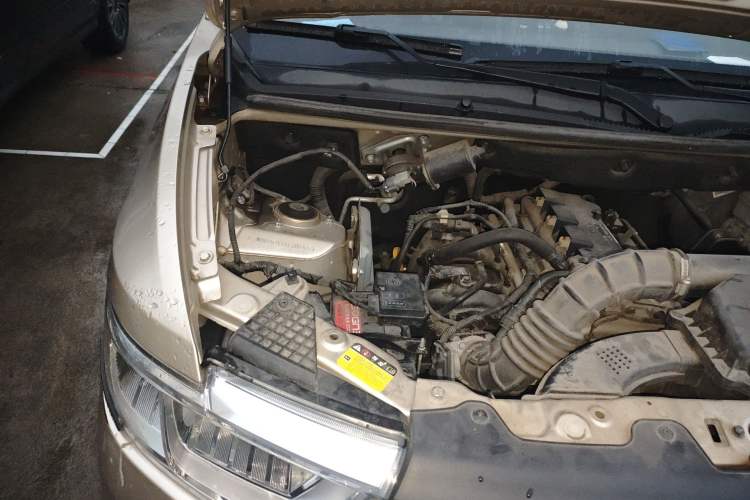 Used Wuling Hongguang V 2019 1.5L Enjoyment Version China VI LAR Engine Bay Right