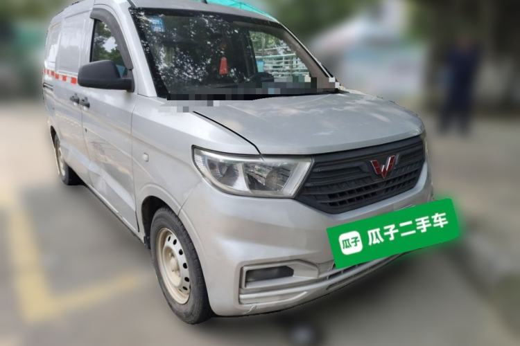 Used Wuling Hongguang V 2019 1.5L Jingqu Edition Sealed-Window Vehicle China VI LAR Front Right 45 Deg