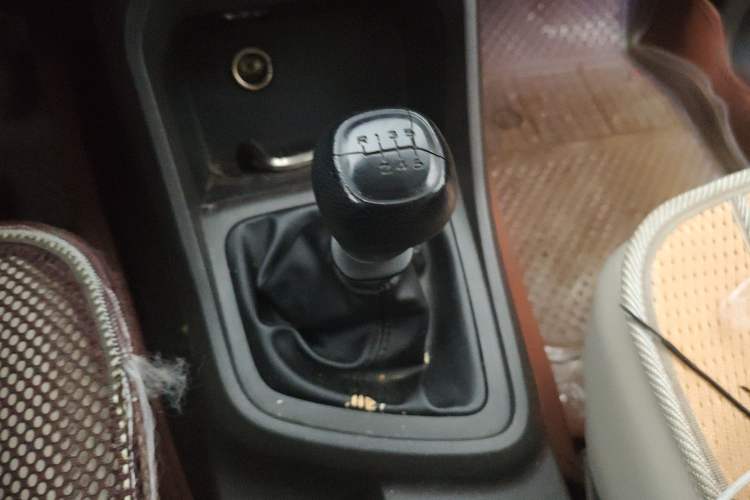 Used Wuling Hongguang V 2019 1.5L Enjoyment Version China VI LAR Gear Lever