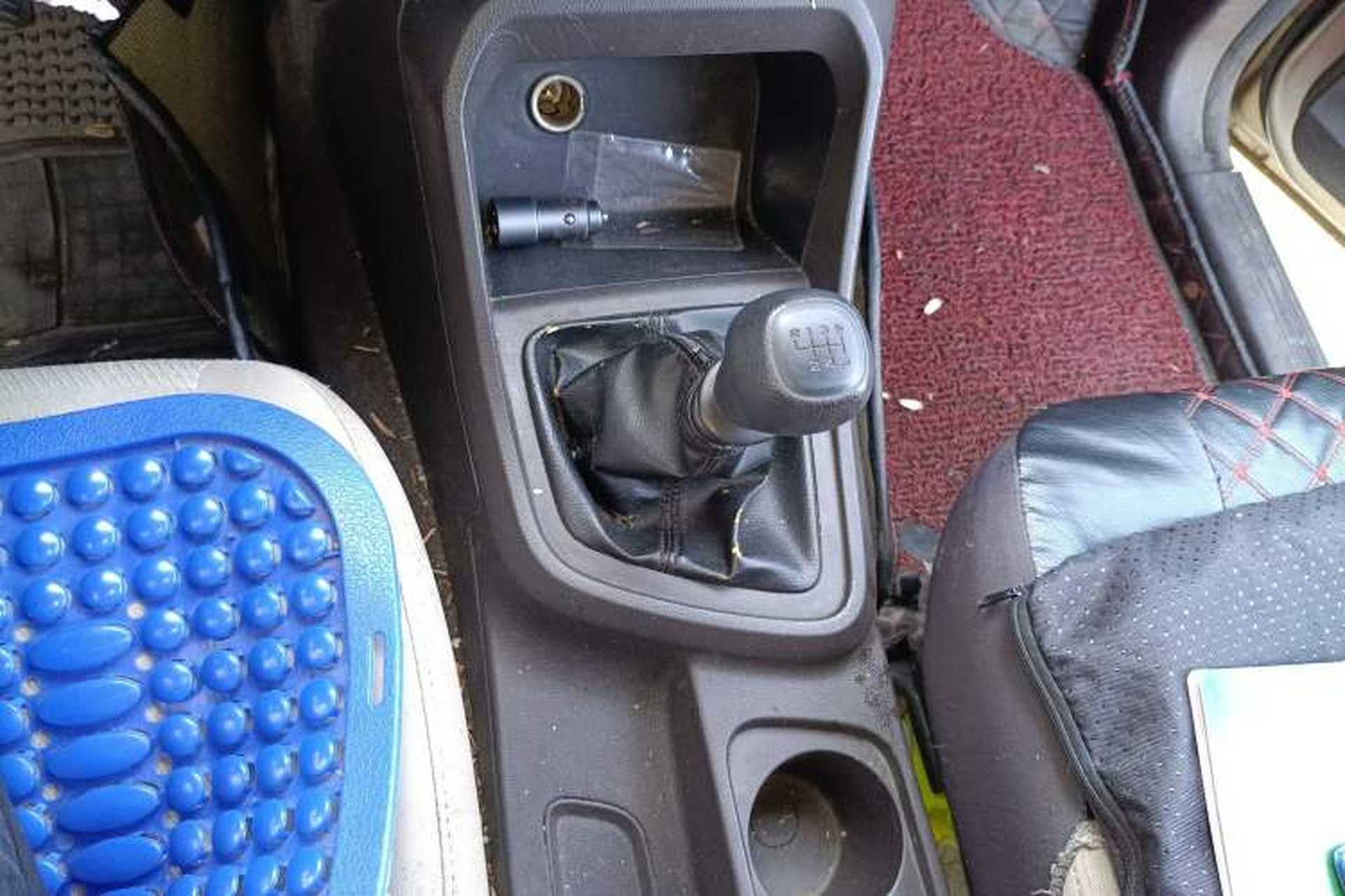 Used Wuling Hongguang V 2019 1.5L Base Window-Sealed Vehicle China VI LAR Gear Lever