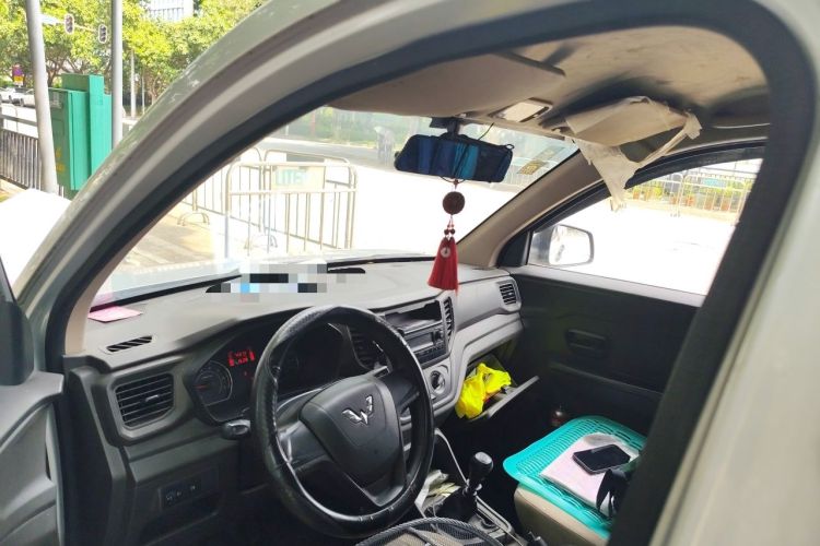 Used Wuling Hongguang V 2019 1.5L Jingqu Edition Sealed-Window Vehicle China VI LAR Headliner