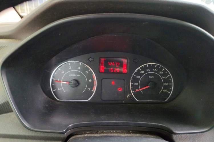 Used Wuling Hongguang V 2019 1.5L Jingqu Edition Sealed-Window Vehicle China VI LAR Instrument Cluster