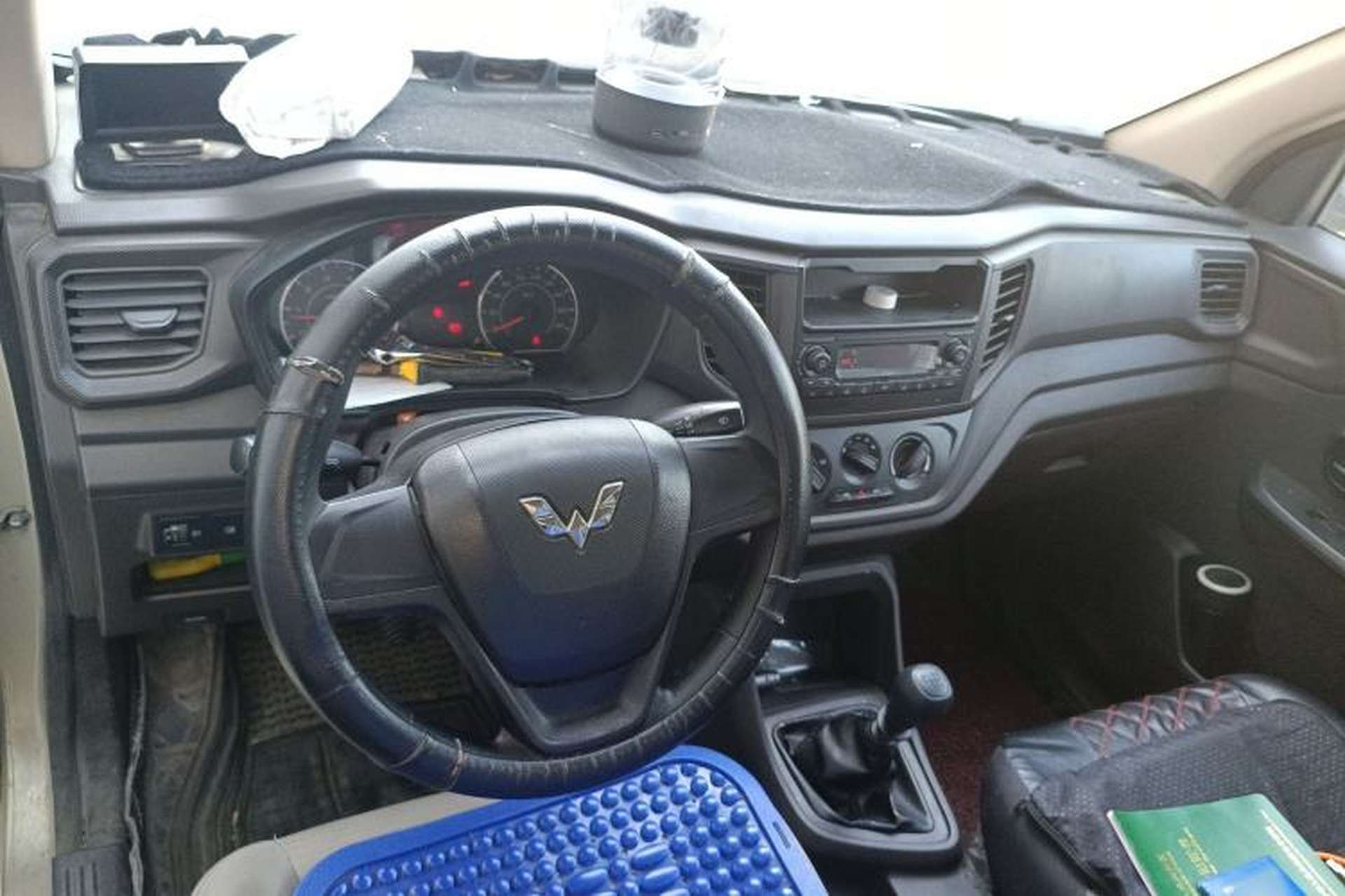 Used Wuling Hongguang V 2019 1.5L Base Window-Sealed Vehicle China VI LAR Interior 2