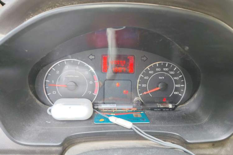 Used Wuling Hongguang V 2019 1.5L Jingqu Version China VI LAR Odometer Close Up