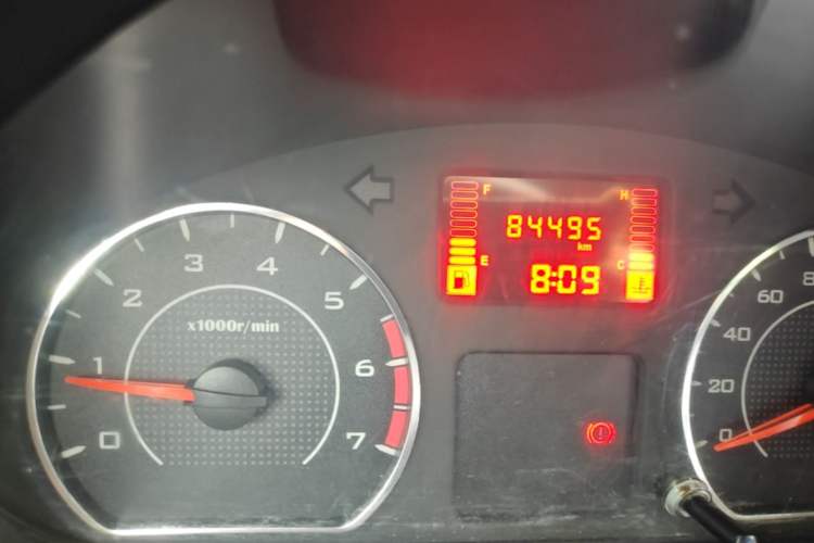 Used Wuling Hongguang V 2019 1.5L Jingqu Version China VI LAR Odometer Close Up