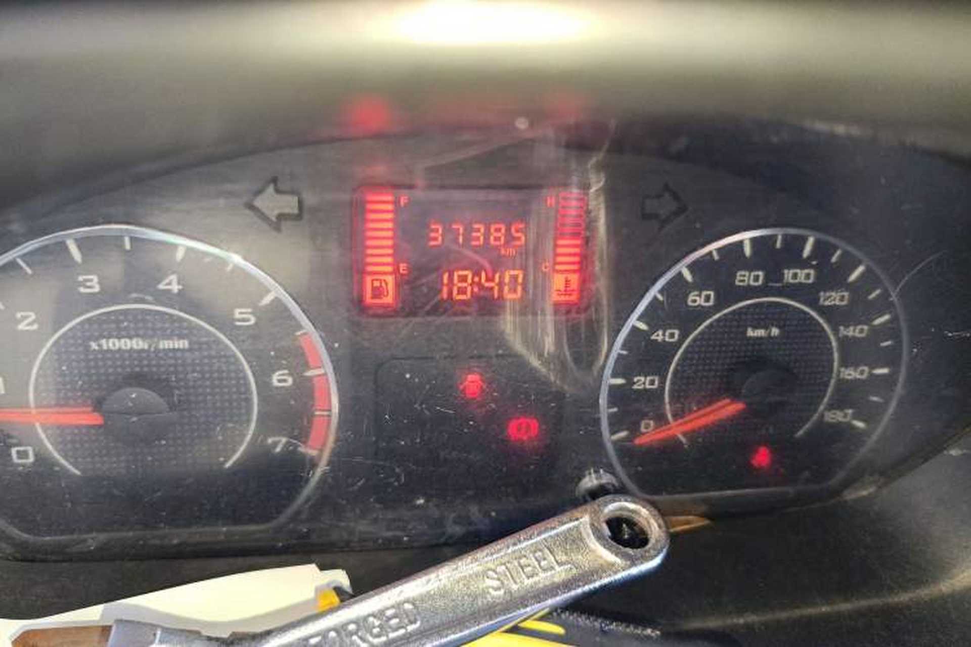 Used Wuling Hongguang V 2019 1.5L Base Window-Sealed Vehicle China VI LAR Odometer Close Up