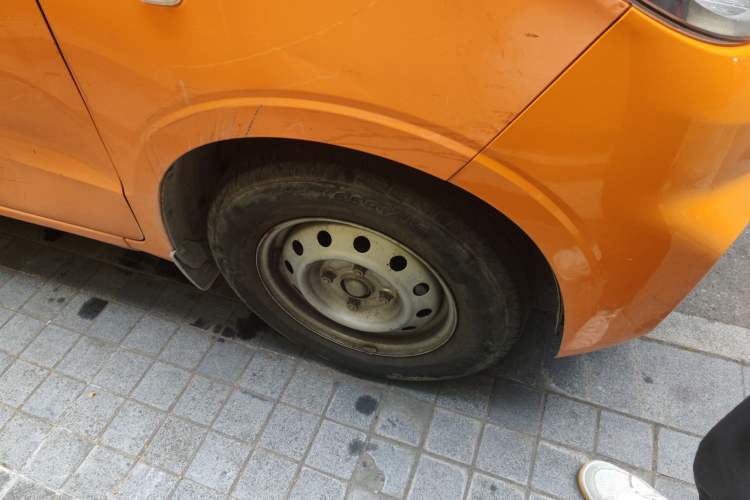 Used Wuling Hongguang V 2019 1.5L Jingqu Version China VI LAR Right Front Wheel Hub