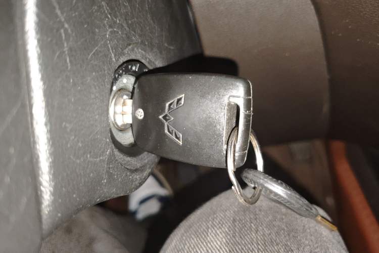 Used Wuling Hongguang V 2019 1.5L Enjoyment Version China VI LAR Vehicle Key