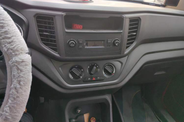 Used Wuling Hongguang V 2019 1.5L Jingqu Version China VI LAR Audio And AC Panel
