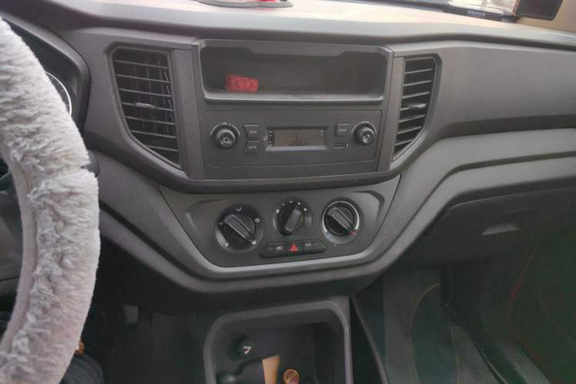 Used Wuling Hongguang V 2019 1.5L Jingqu Version China VI LAR Audio And AC Panel