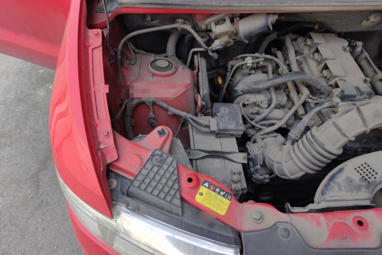 Used Wuling Hongguang V 2019 1.5L Jingqu Version China VI LAR Engine Bay Right