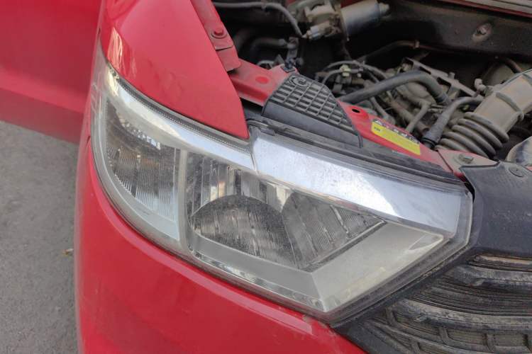 Used Wuling Hongguang V 2019 1.5L Jingqu Version China VI LAR Right Front Headlight