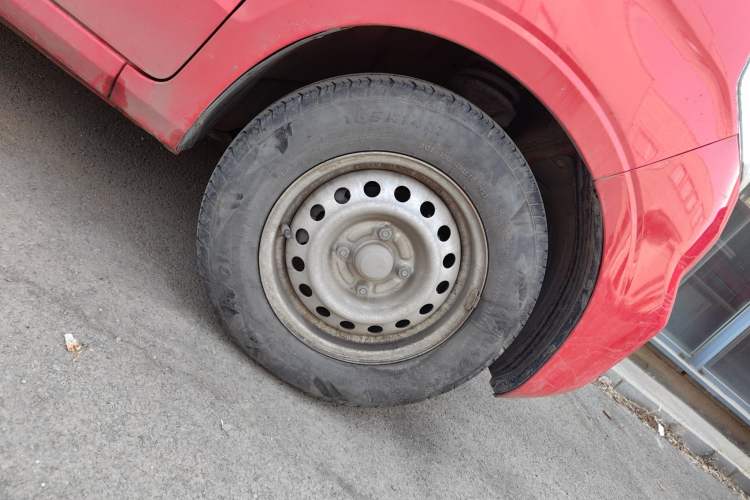 Used Wuling Hongguang V 2019 1.5L Jingqu Version China VI LAR Right Front Wheel Hub