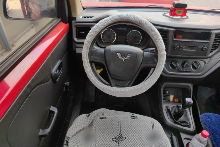 Used Wuling Hongguang V 2019 1.5L Jingqu Version China VI LAR Steering Wheel