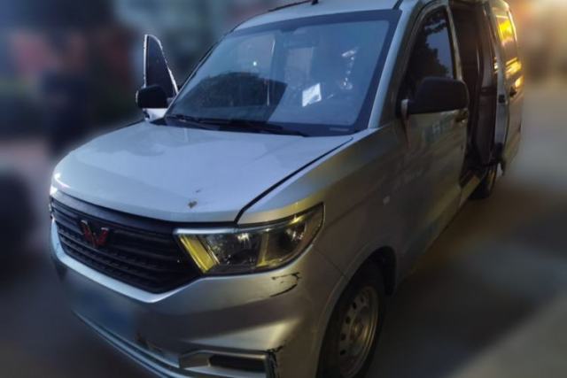 Used Wuling Hongguang V 2019 1.5L Jingqu Edition Sealed-Window Vehicle China VI LAR