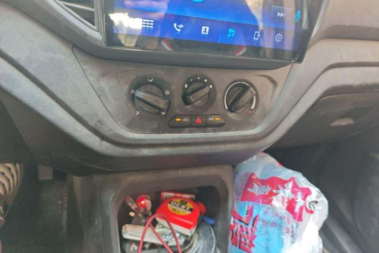 Used Wuling Hongguang V 2019 1.5L Standard Version China VI LAR Audio And AC Panel